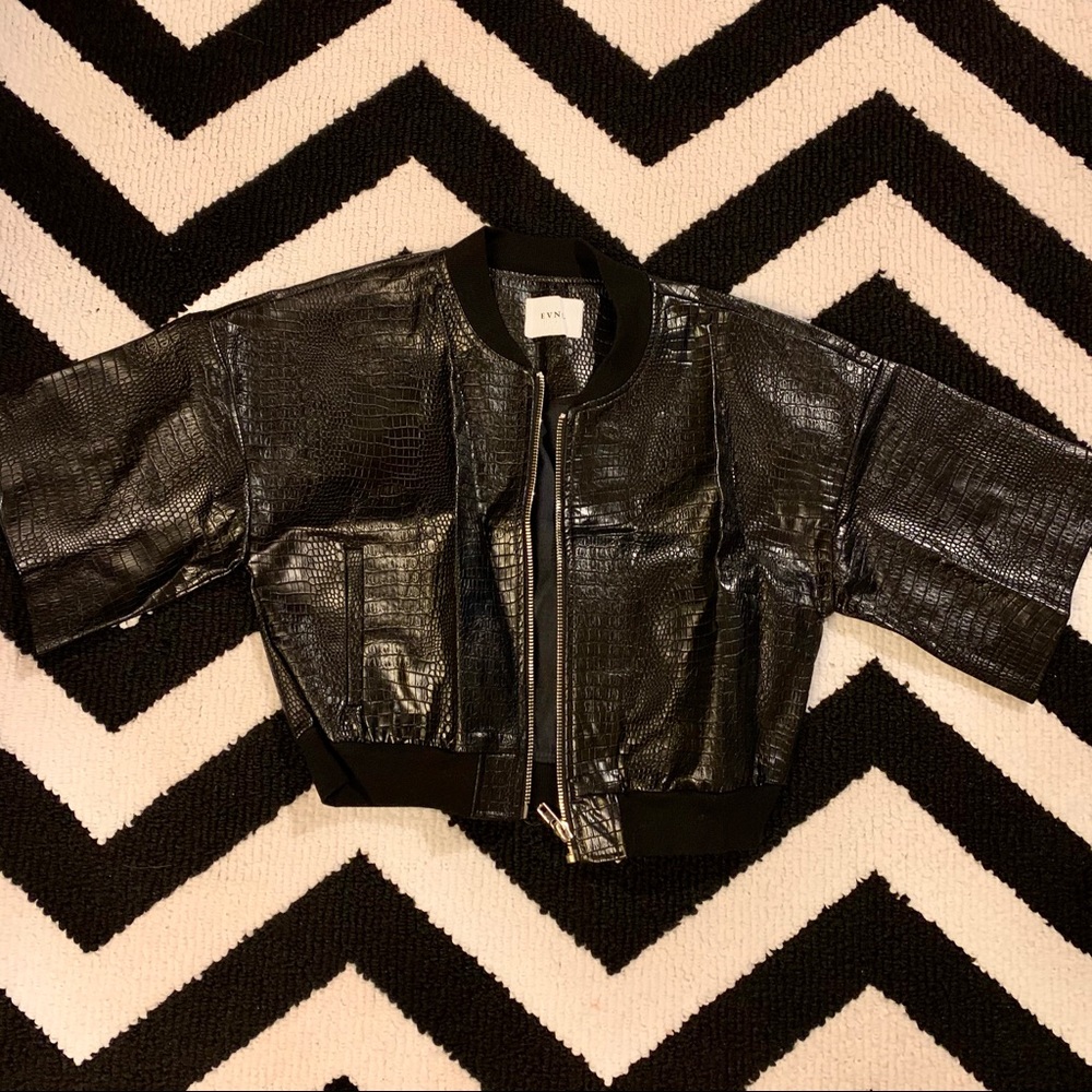 Cropped Snake Skin Short sleeve Jacket